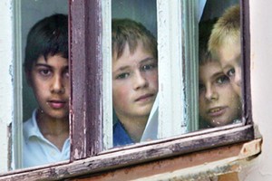 Почти миллиард рублей выделяет правительство Волгоградской области на приобретение жилья для детей-сирот